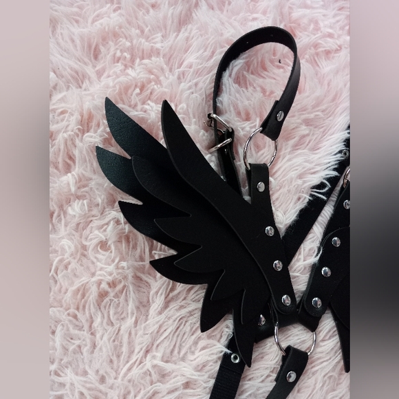 Beautiful gothic black vegan leather angel wings harness! Nwot, sizes XS-XL! - Picture 5 of 7